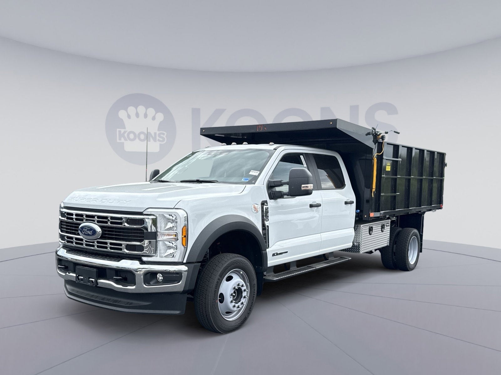 2026 Ford F-550SD XL Landscape Dump in Oxford White — front three-quarter view