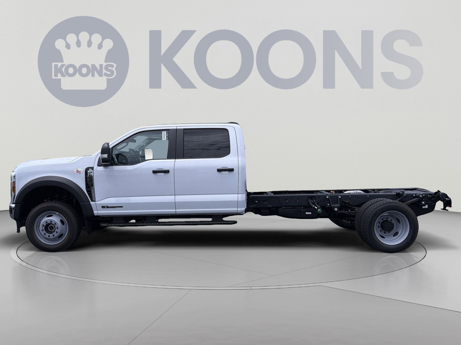 2026 Ford F-550SD — side profile view