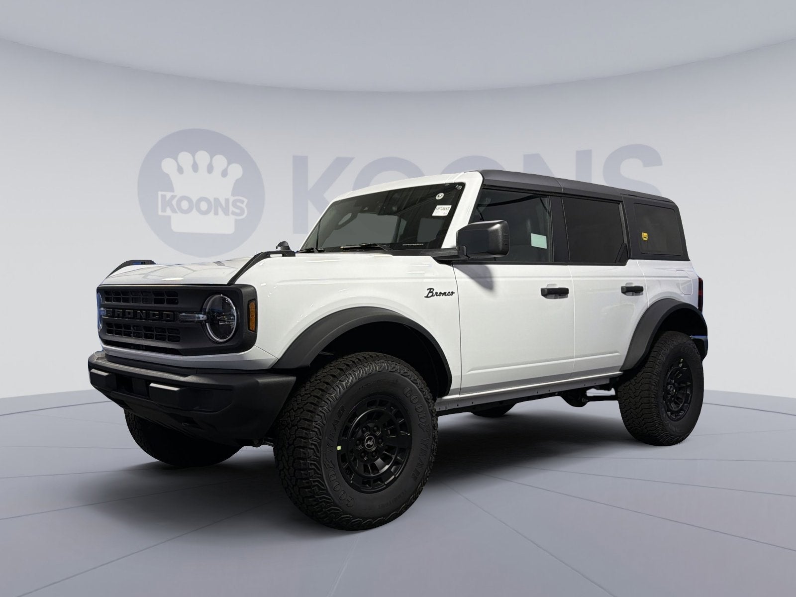 2026 Ford Bronco Big Bend Matte Black Package in Oxford White — front three-quarter view