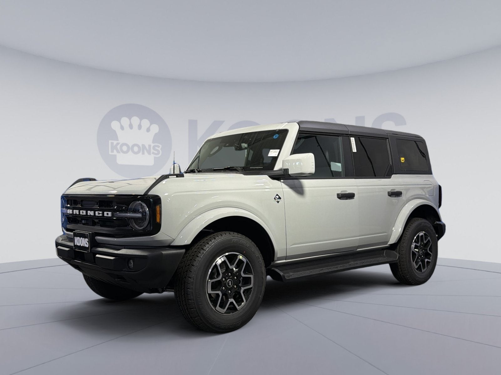 2026 Ford Bronco Outer Banks in Avalanche — front three-quarter view