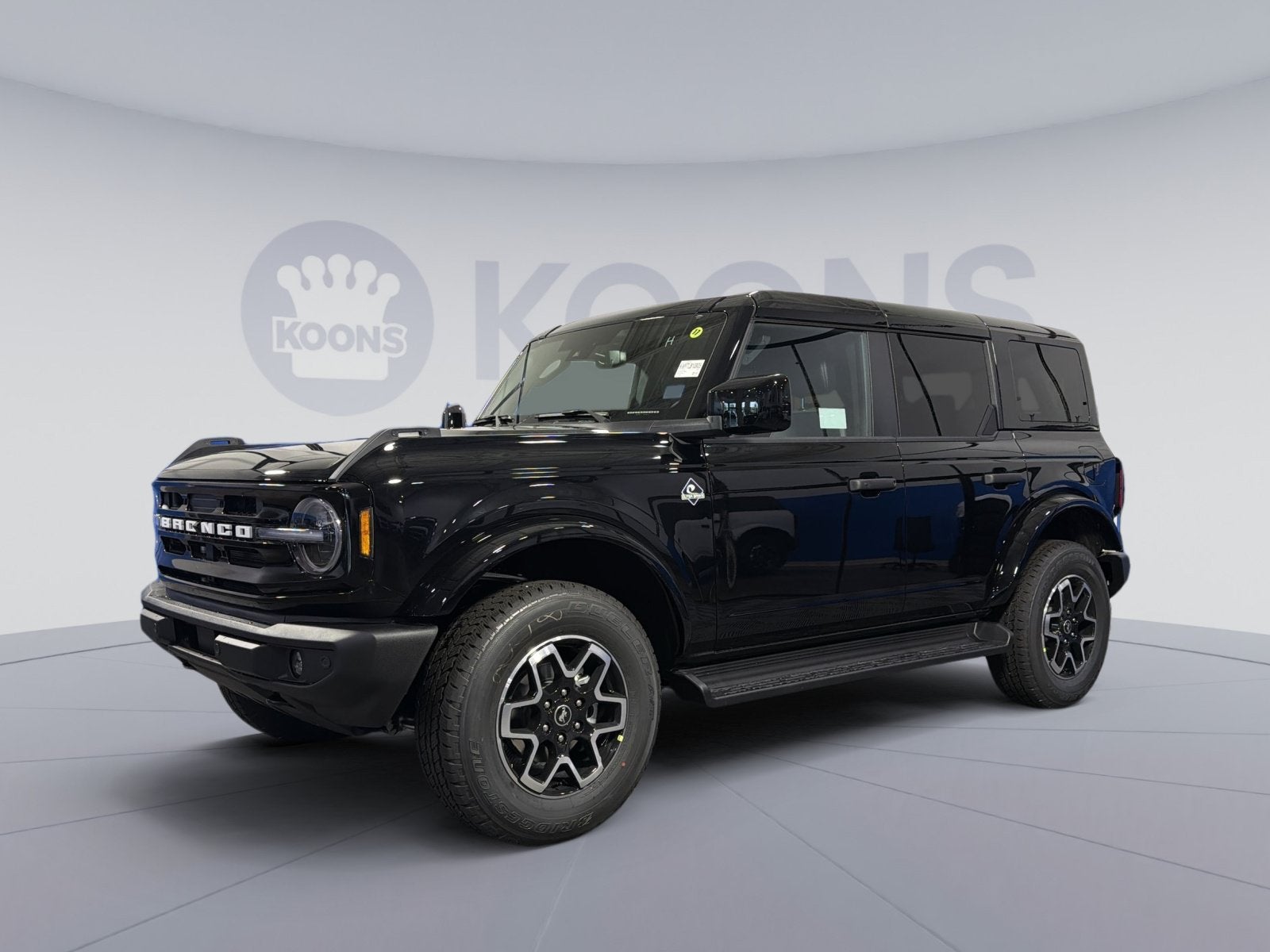 2026 Ford Bronco Outer Banks in Shadow Black — front three-quarter view