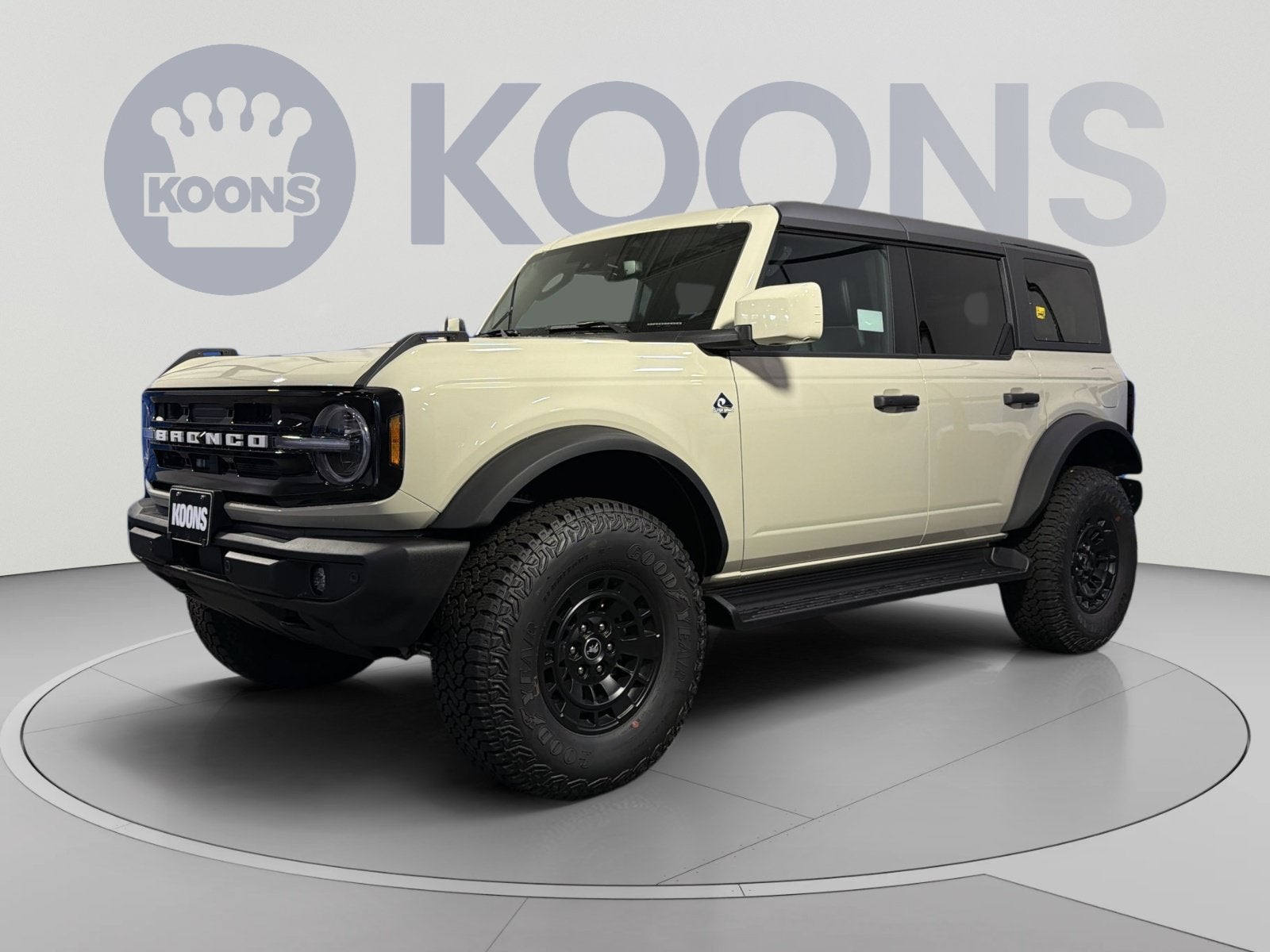 2026 Ford Bronco Outer Banks in Beige — front three-quarter view