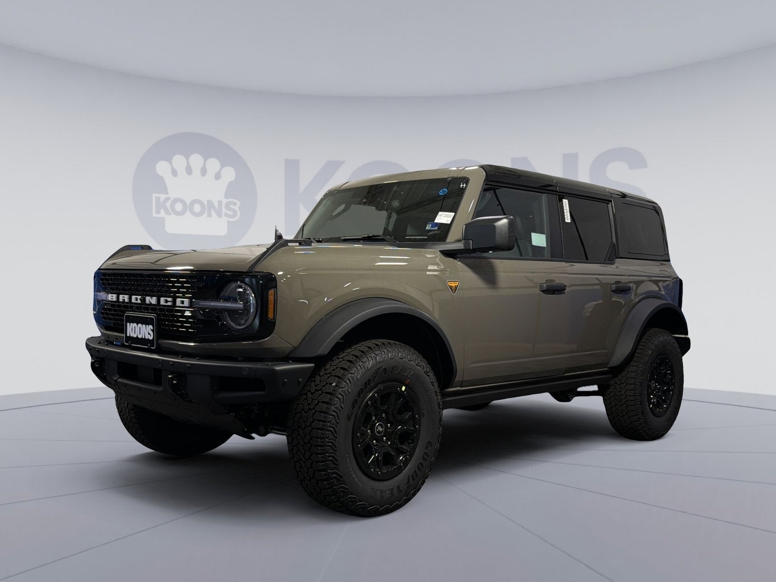 2026 Ford Bronco Badlands in Gray — front three-quarter view