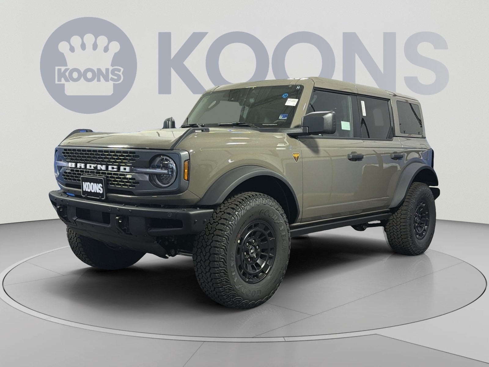 2026 Ford Bronco Badlands in Gray — front three-quarter view
