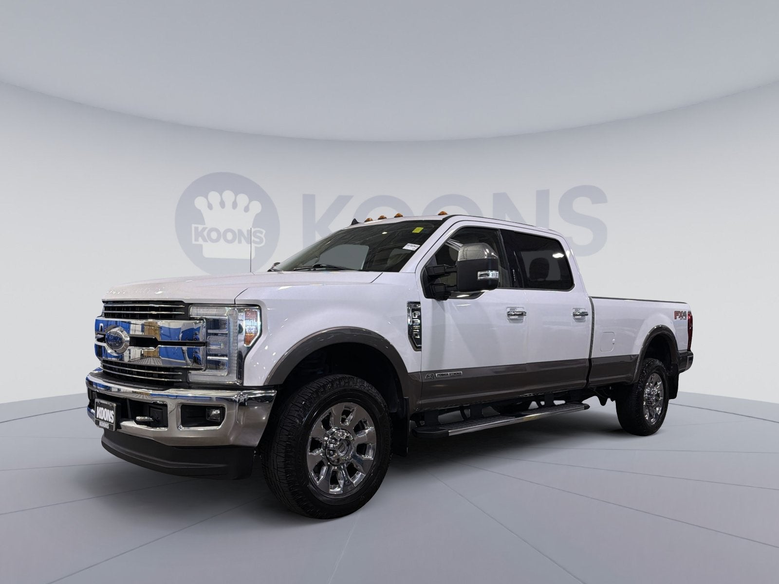 2019 Ford F-350SD Lariat in White Platinum Metallic Tri-Coat — front three-quarter view