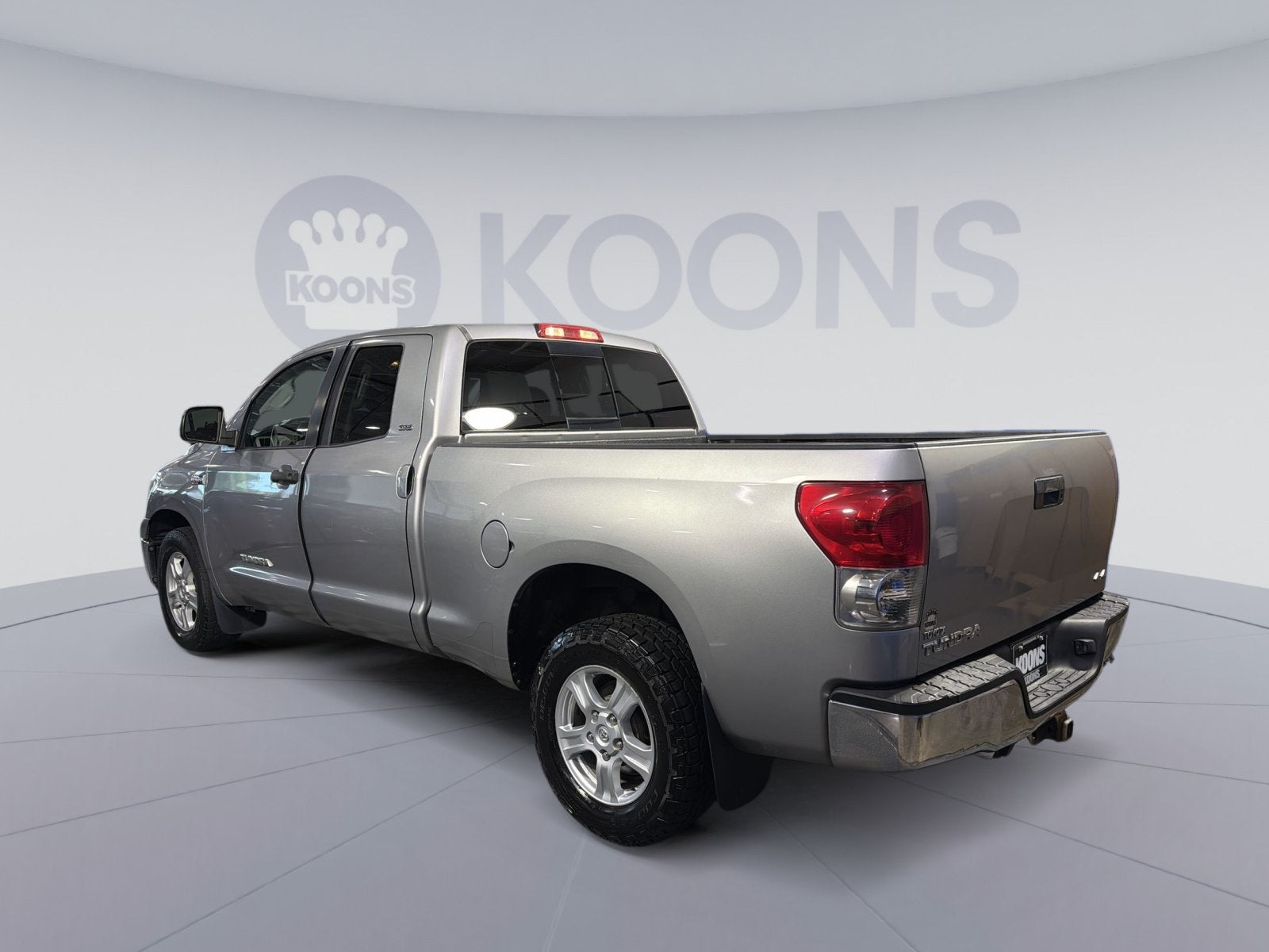 2008 Toyota Tundra — interior view