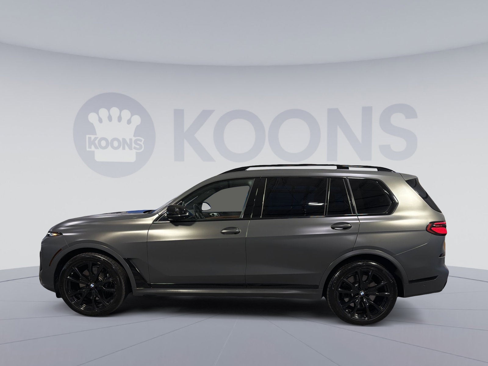 2024 BMW X7 — side profile view